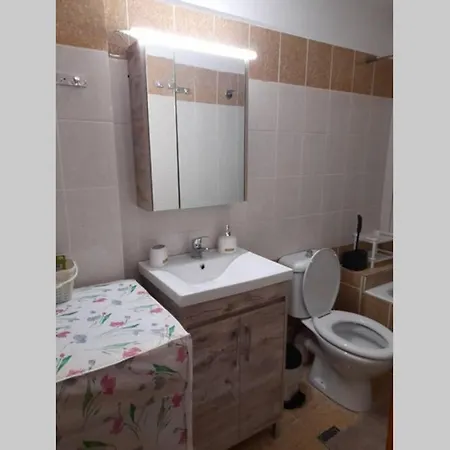 Johny Clara House * بلدة كوس