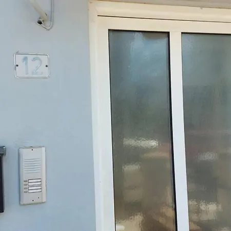 Johny Clara House شقة