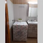 Διαμέρισμα Johny Clara House *